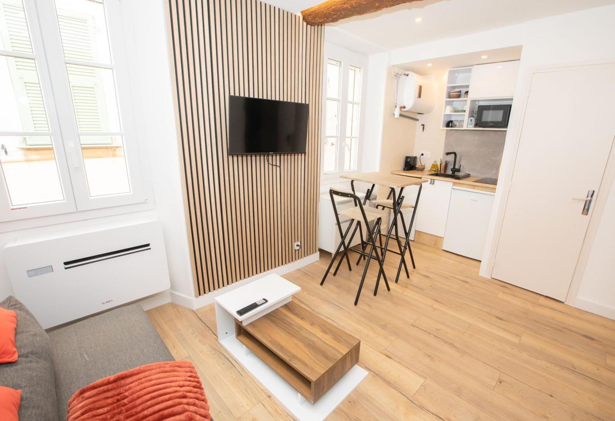 Cozy In Apartment